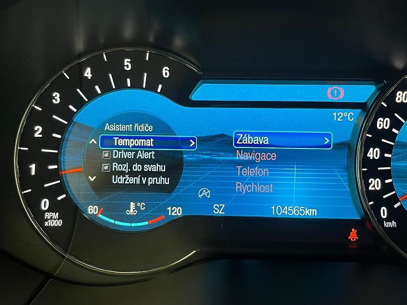 Ford S-MAX 2.0 EB Titanium LED manuál - fotka 54 z 65