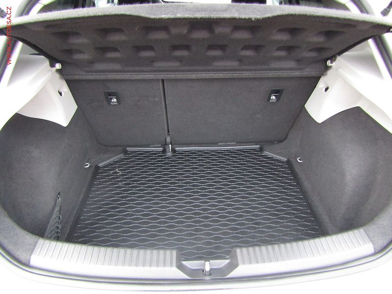 Seat Leon (2013) 1.6TDi, AAC, tempo - fotka 7 z 19