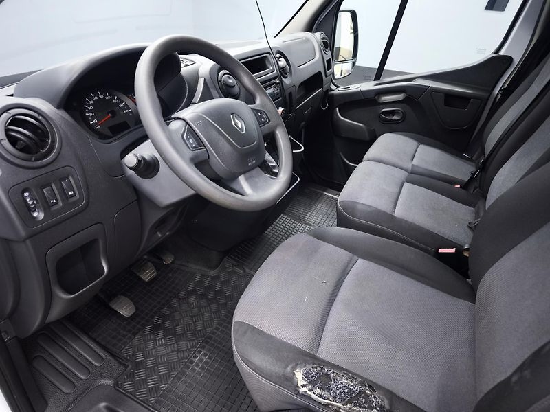 Renault Master (2019) 2.3, L3H2, klima, kamera - fotka 28 z 28