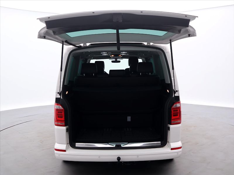 Volkswagen Multivan 2,0 TDI 150kW Highline DSG 4x4 - fotka 9 z 36