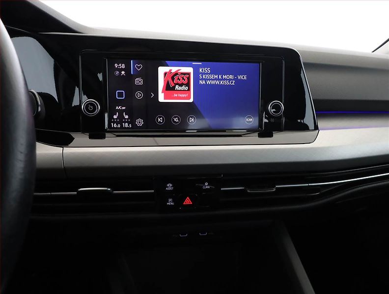 Volkswagen Golf (2021) 1.5 eTSI, Serv.kniha, Tempomat - fotka 10 z 17