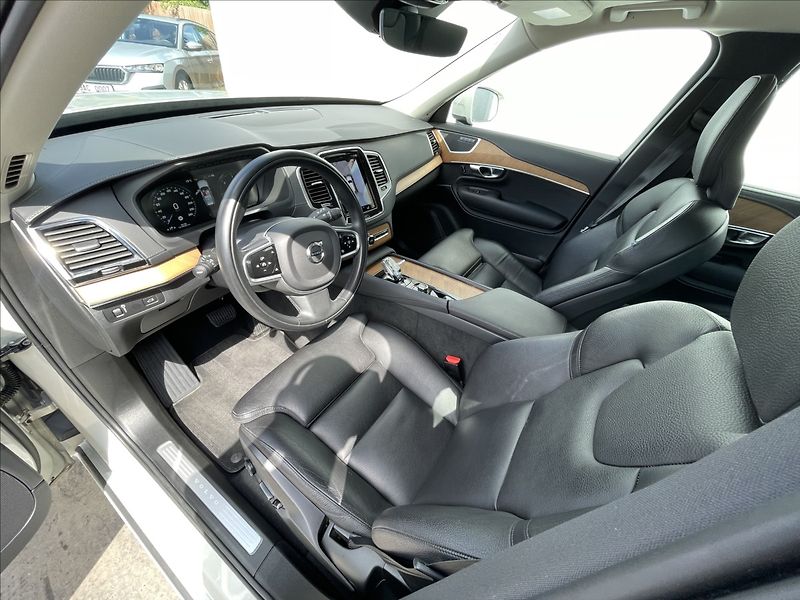 Volvo XC90 2,0 B5 AWD Inscription - fotka 4 z 22