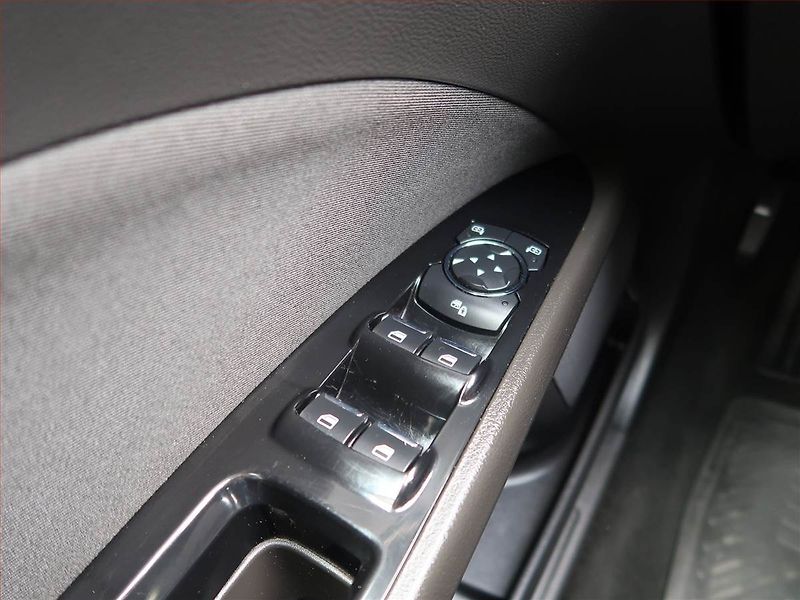 Ford Mondeo (2015) Trend 1.5 EcoBoost, Tempomat - fotka 16 z 20