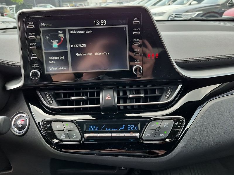 Toyota C-HR GR-Sport 2.0 Hybrid E-CVT - fotka 18 z 21