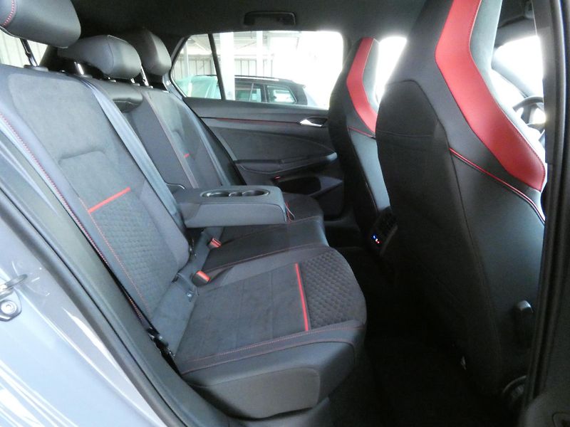 Volkswagen Golf GTI Clubsport Performance 2.0 - fotka 27 z 30