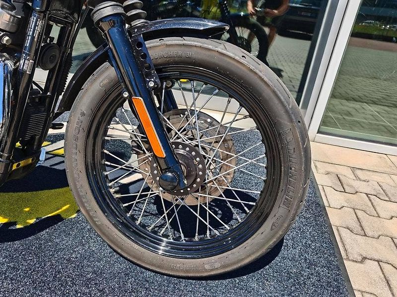 Harley-Davidson XL 1200N Sportster 1200 Nightster (2012) - fotka 9 z 19