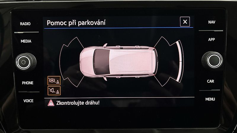 Volkswagen Touran 2.0 TDI DSG Highline - fotka 12 z 25