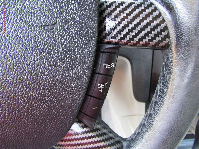 Ford Focus (2007) 1.6i, AC, výhřev sed - fotka 13 z 20