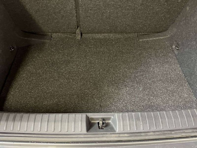 Škoda Kamiq (2023) 1.0 TSI Monte Carlo - fotka 15 z 20