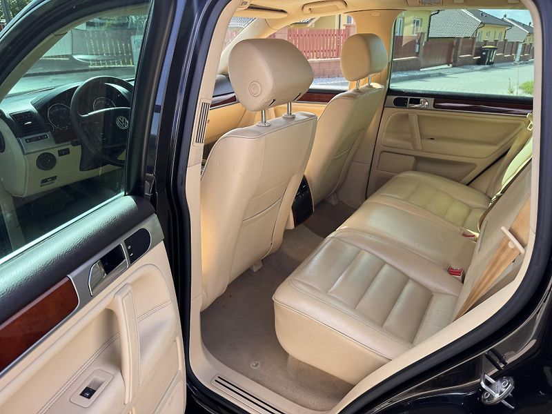 Volkswagen Touareg 3.0TDI 165Kw Pružiny - Tažný - fotka 15 z 19