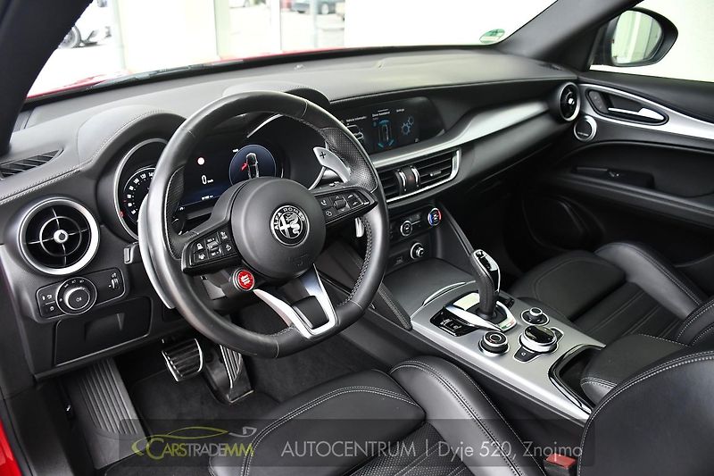 Alfa Romeo Stelvio 2.2 D154kW Veloce AT8-Q4 - fotka 9 z 56