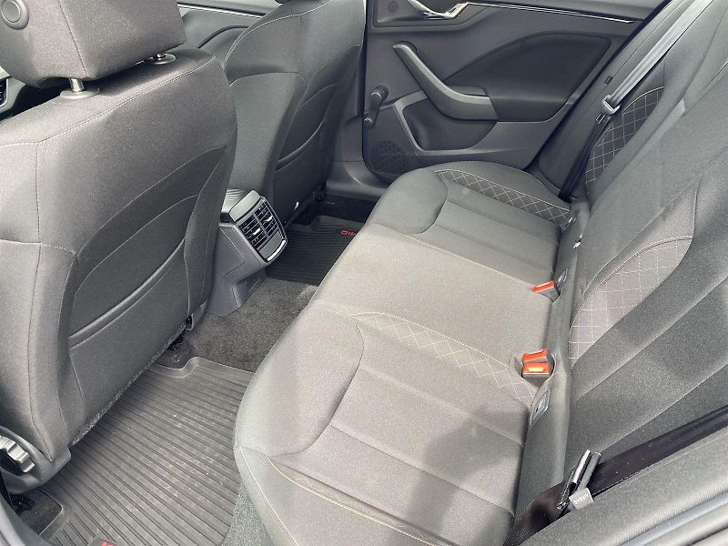 Škoda Kamiq (2022) 1.0 TSI Ambition - fotka 8 z 32