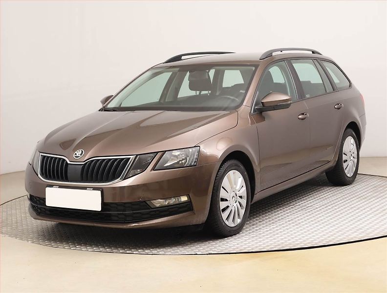 Škoda Octavia (2020) Ambition 1.6 TDI, Tempomat - fotka 2 z 16
