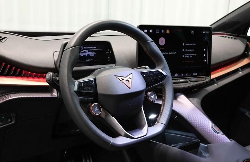 Cupra Tavascan (2024) Kamera Ambient Park asistent - fotka 12 z 18