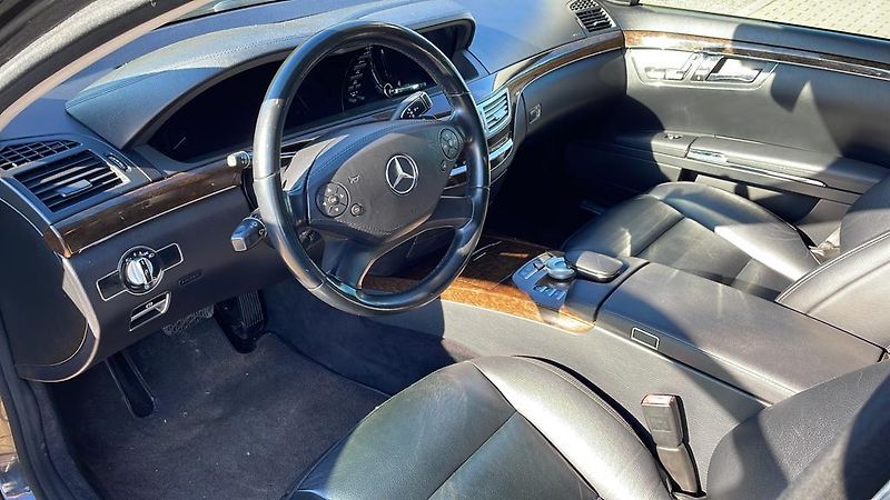 Mercedes-Benz Třídy S (2009) 350 CDI Long 4 matic! - fotka 41 z 64