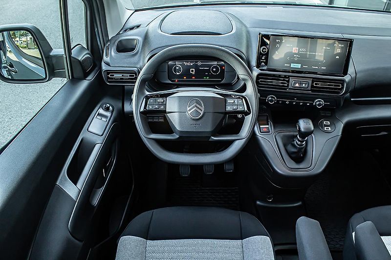 Citroën Berlingo (2026) 1,5 XL PLUS + kamera +vyhř.sed - fotka 13 z 17