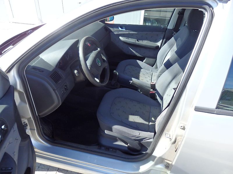 Škoda Fabia 1.4 16V 2x AIRBAG, ASR - fotka 6 z 14