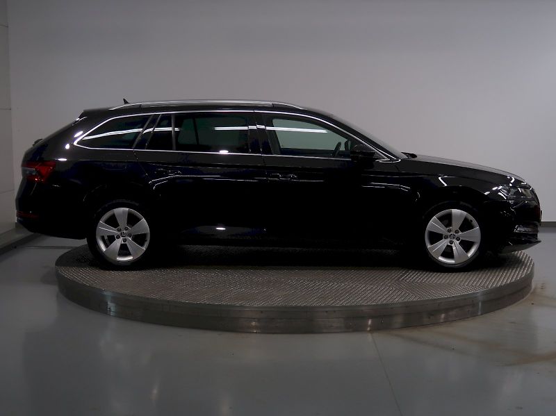 Škoda Superb (2019) STYLE 2.0TDI 110KW DSG TAŽNÉ N - fotka 8 z 43