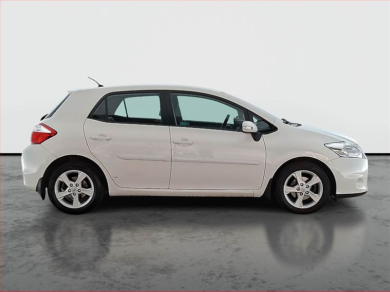 Toyota Auris (2011) 1.6 Valvematic, Tempomat - fotka 6 z 17