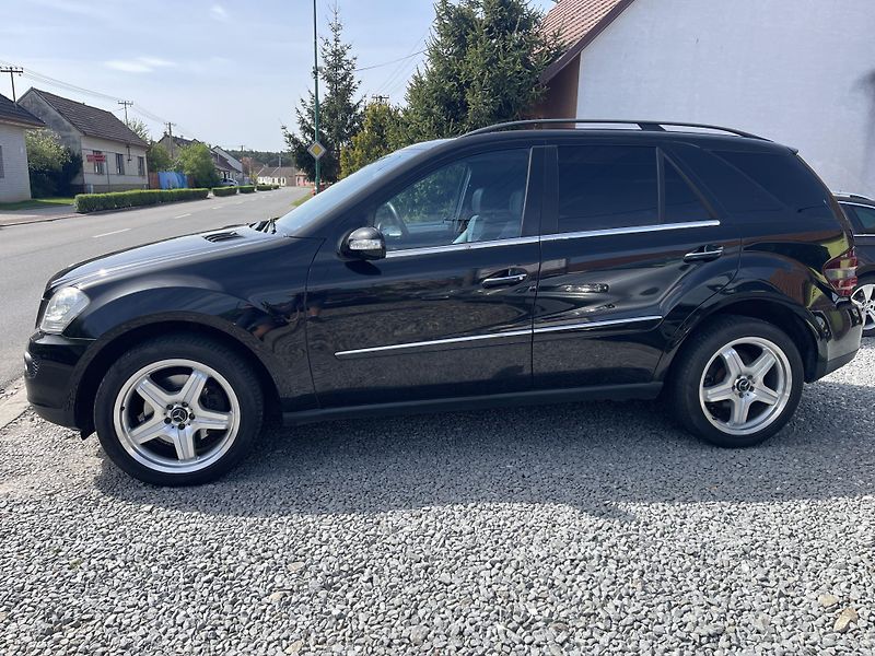 Mercedes-Benz Třídy M ML 420 CDI 4-MATIC PEKNY STAV. - fotka 2 z 15