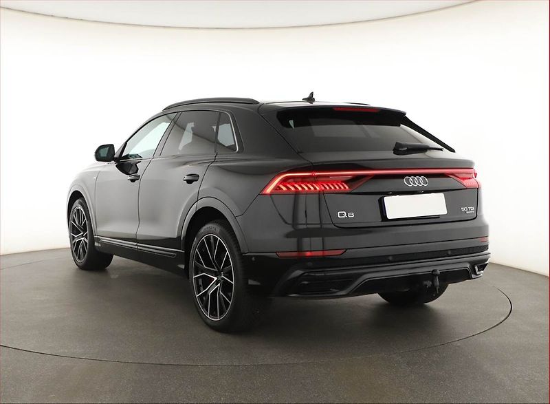 Audi Q8 (2022) 50 TDI - fotka 4 z 29