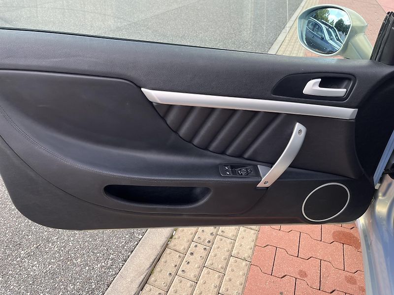 Alfa Romeo Brera 3.2 JTS ČR - fotka 11 z 37
