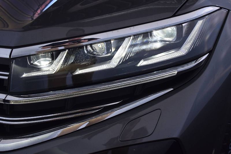 Volkswagen Touareg (2023) 3.0TDI 210kW, LED Matrix, tažn - fotka 27 z 28