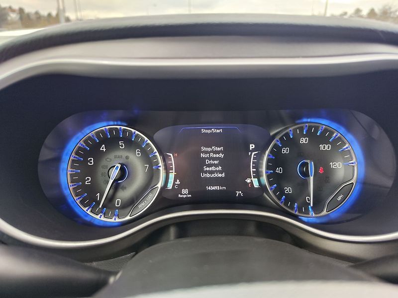 Chrysler Pacifica 3.6 VVT/214kW V6 Touring L - fotka 21 z 36