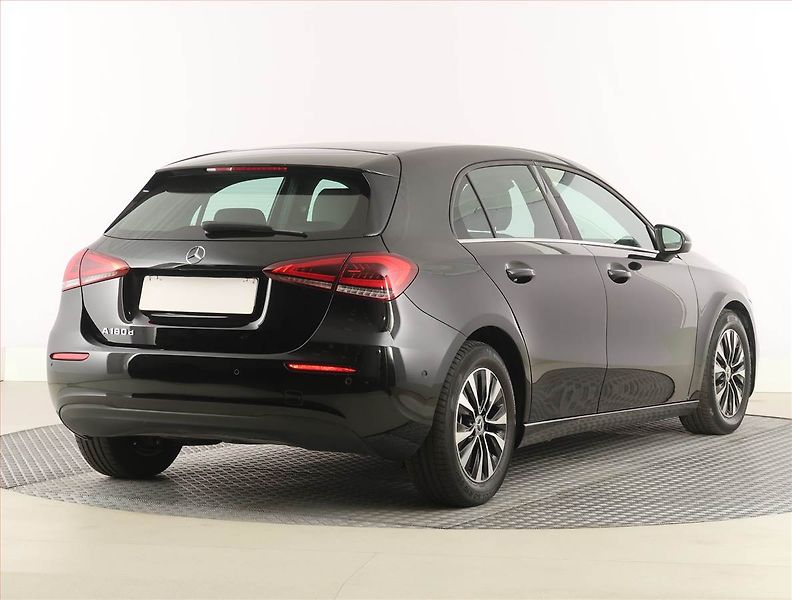 Mercedes-Benz Třídy A (2022) A 180 d - fotka 5 z 22