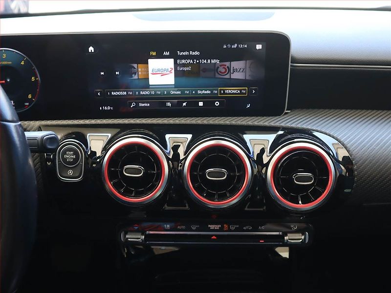 Mercedes-Benz Třídy A (2019) A 180 d, Automat, Kůže, Navi - fotka 12 z 27