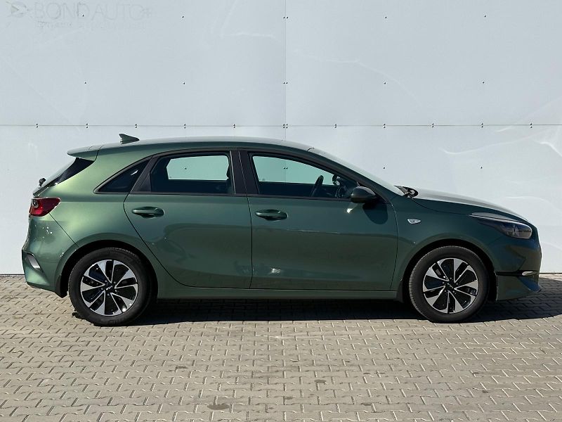 Kia Ceed 1,5 T-GDi Spin - fotka 8 z 27