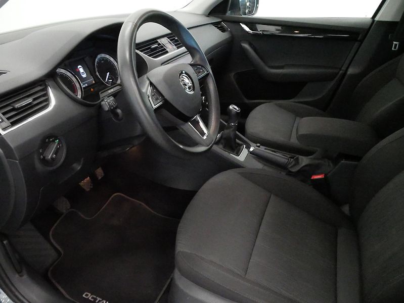 Škoda Octavia - fotka 14 z 27