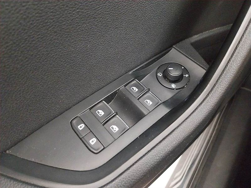 Škoda Superb (2019) Style 2.0 TDI, Serv.kniha - fotka 19 z 23
