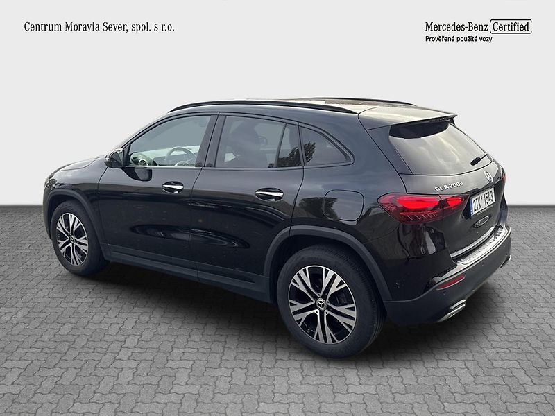 Mercedes-Benz GLA 200d 4MATIC - fotka 3 z 16