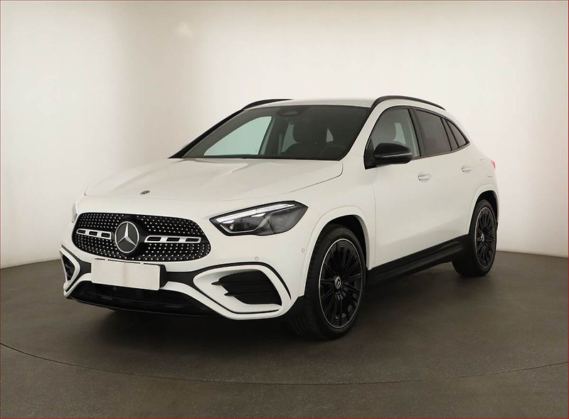 Mercedes-Benz GLA (2026) 220 4MATIC, AMG LINE - fotka 2 z 21