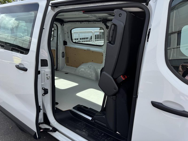 Opel Movano (2026) Crew Van L2 (L) Flexspace 2.2 - fotka 9 z 13