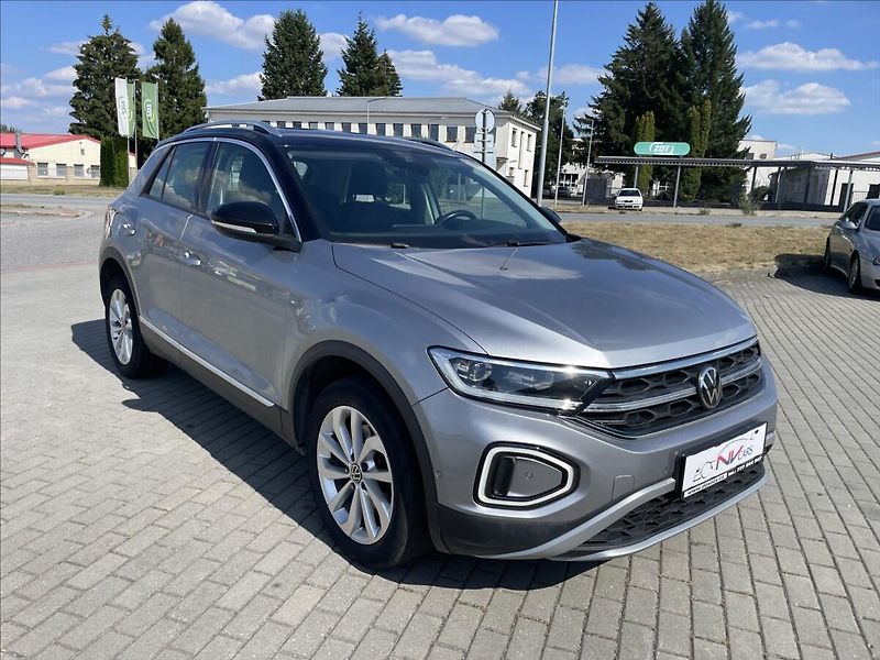 Volkswagen T-Roc 2,0 TDi 110kw DSG Style LED Ra - fotka 6 z 37