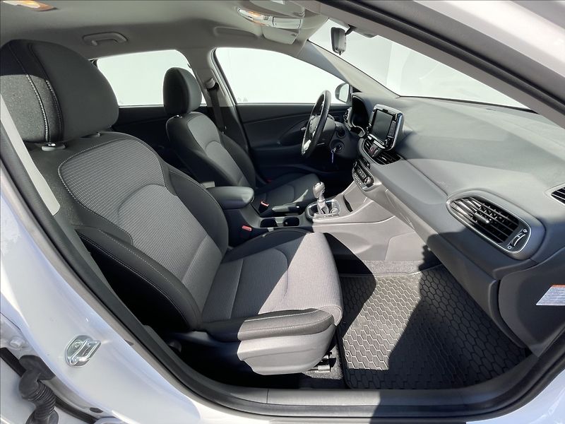 Hyundai i30 1,5 T-GDI Combi Comfort PDC - fotka 17 z 23
