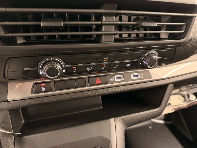 Fiat Scudo 2.0 MTJ 144k 6MT polokombi fle - fotka 11 z 18