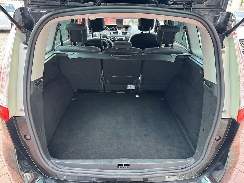 Renault Scénic (2014) 1.5dCi  Navi Digi Klima Bose - fotka 21 z 50