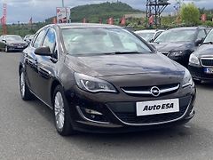 Opel Astra (2012) 2.0 TDCi, AC, navi, park - fotografie inzerátu