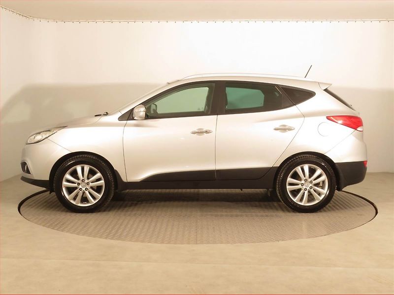 Hyundai ix35 (2014) 2.0 CRDi, 4X4, Navi, Tempomat - fotka 3 z 17