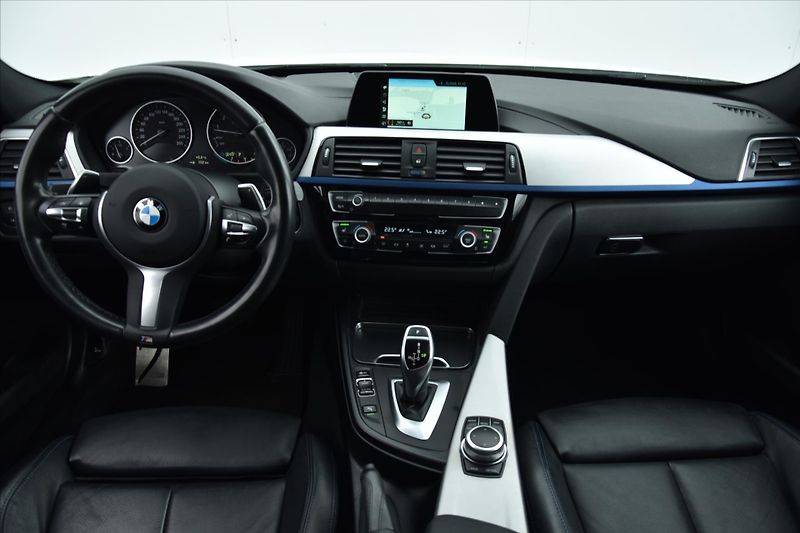 BMW Řada 3 320i xDrive 135kW MPAKET ČR - fotka 13 z 27