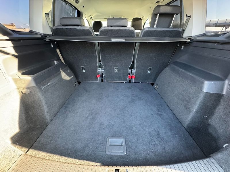 Volkswagen Touran (2016) 1,6 TDI 85 KW STK NAVI TAŽNÉ - fotka 40 z 50
