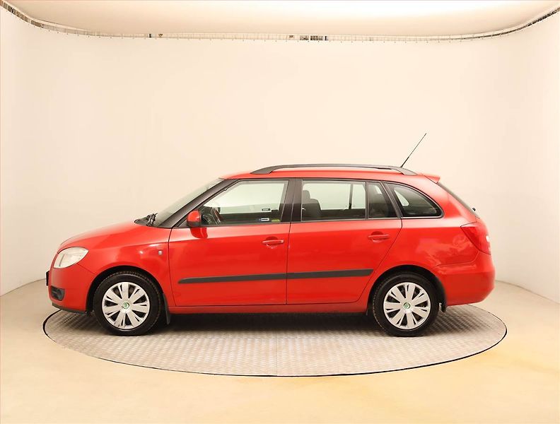 Škoda Fabia (2008) Ambition 1.2 12V, ČR,1.maj - fotka 3 z 16