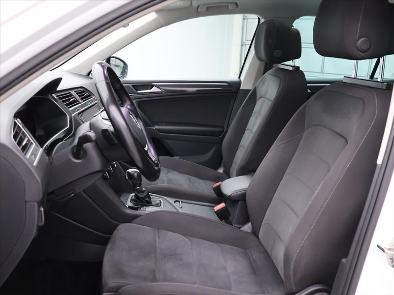 Volkswagen Tiguan 1,4 TSI DSG R-line matrix virt - fotka 11 z 36