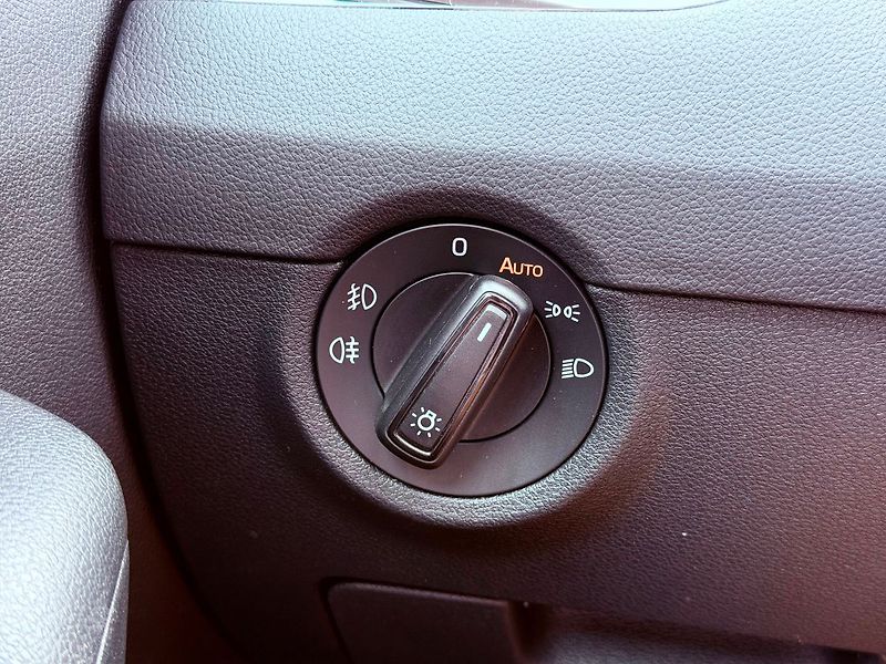 Škoda Octavia 1.4 TSi Elegance, Serviska - fotka 23 z 25