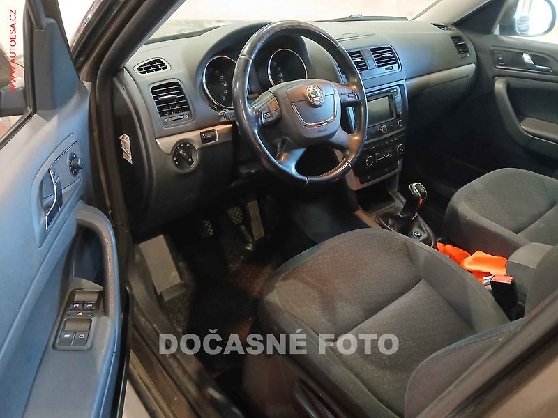 Škoda Yeti (2012) 2.0 TDI, ČR, Navi, panor. - fotka 3 z 3