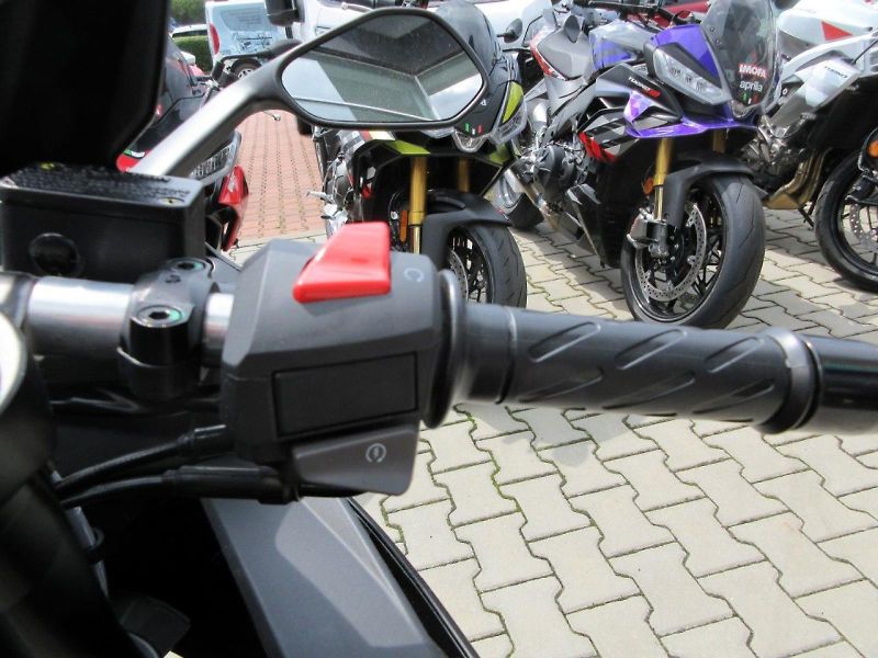 Aprilia (2026) RS 125 GP replica BEZZ - fotka 11 z 11