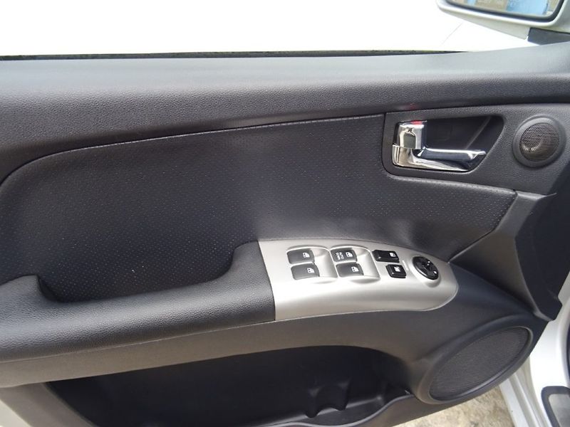 Kia Sportage (2006) 2.0i,104kW,4X4,ALU - fotka 13 z 20